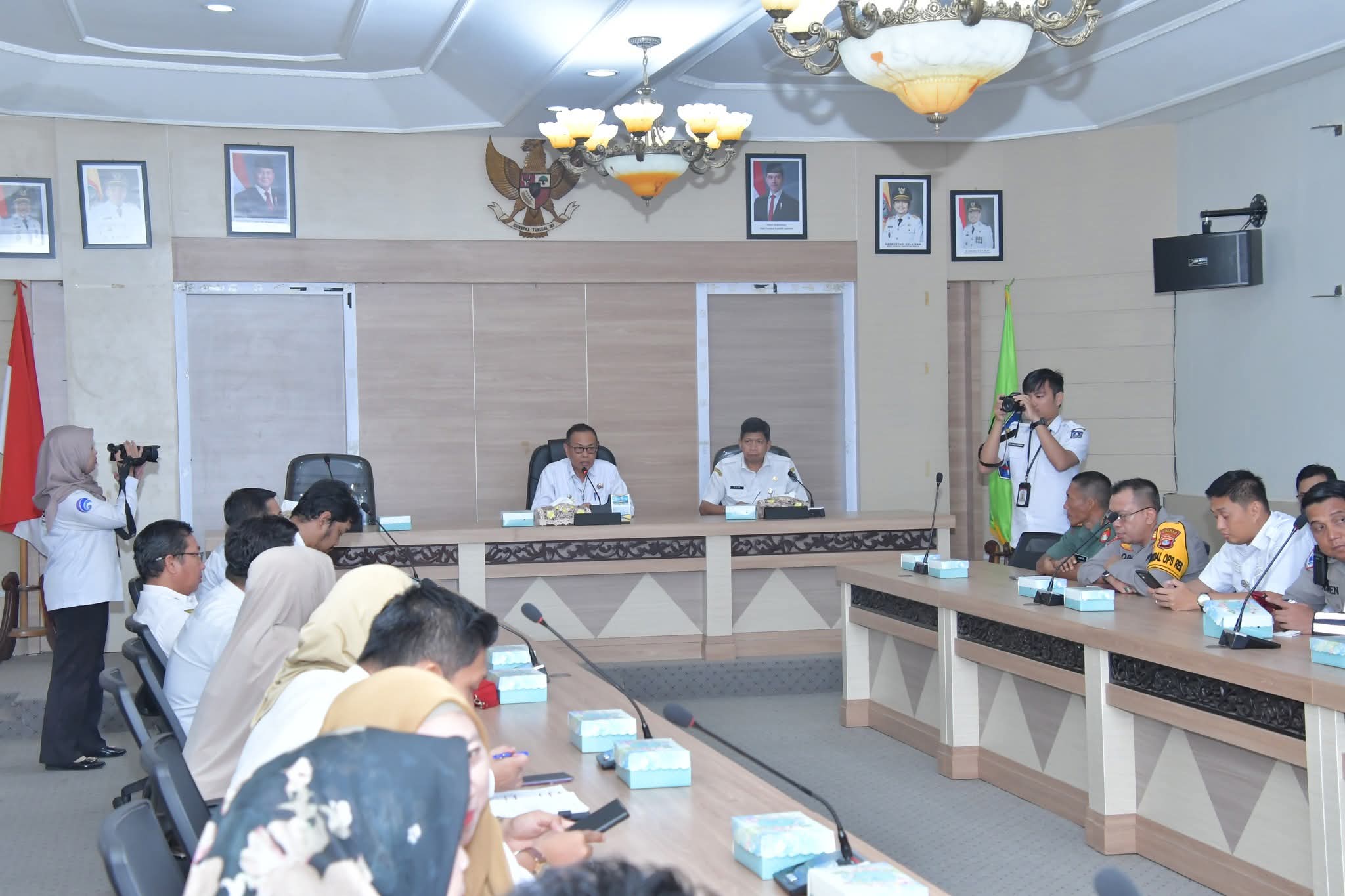 PERSIAPAN: Sekda HSS Muhammad Noor memimpin rapat persiapan momen 5 Rajab atau Haul Guru Sekumpul.