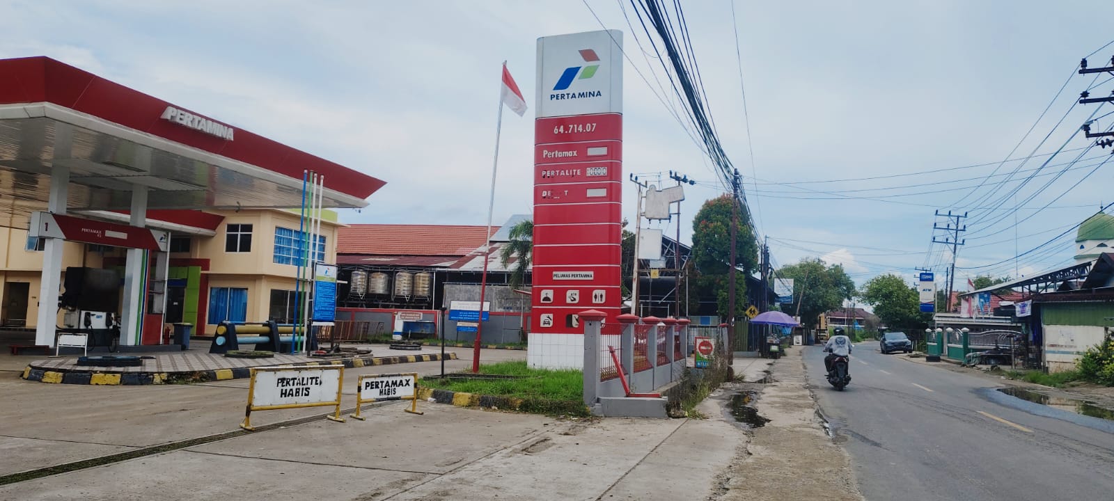 KOSONG: SPBU Pakapuran di Kecamatan Amuntai Utara, Kabupaten HSU berhenti beroperasi sementara waktu sebab pasokan BBM kosong.