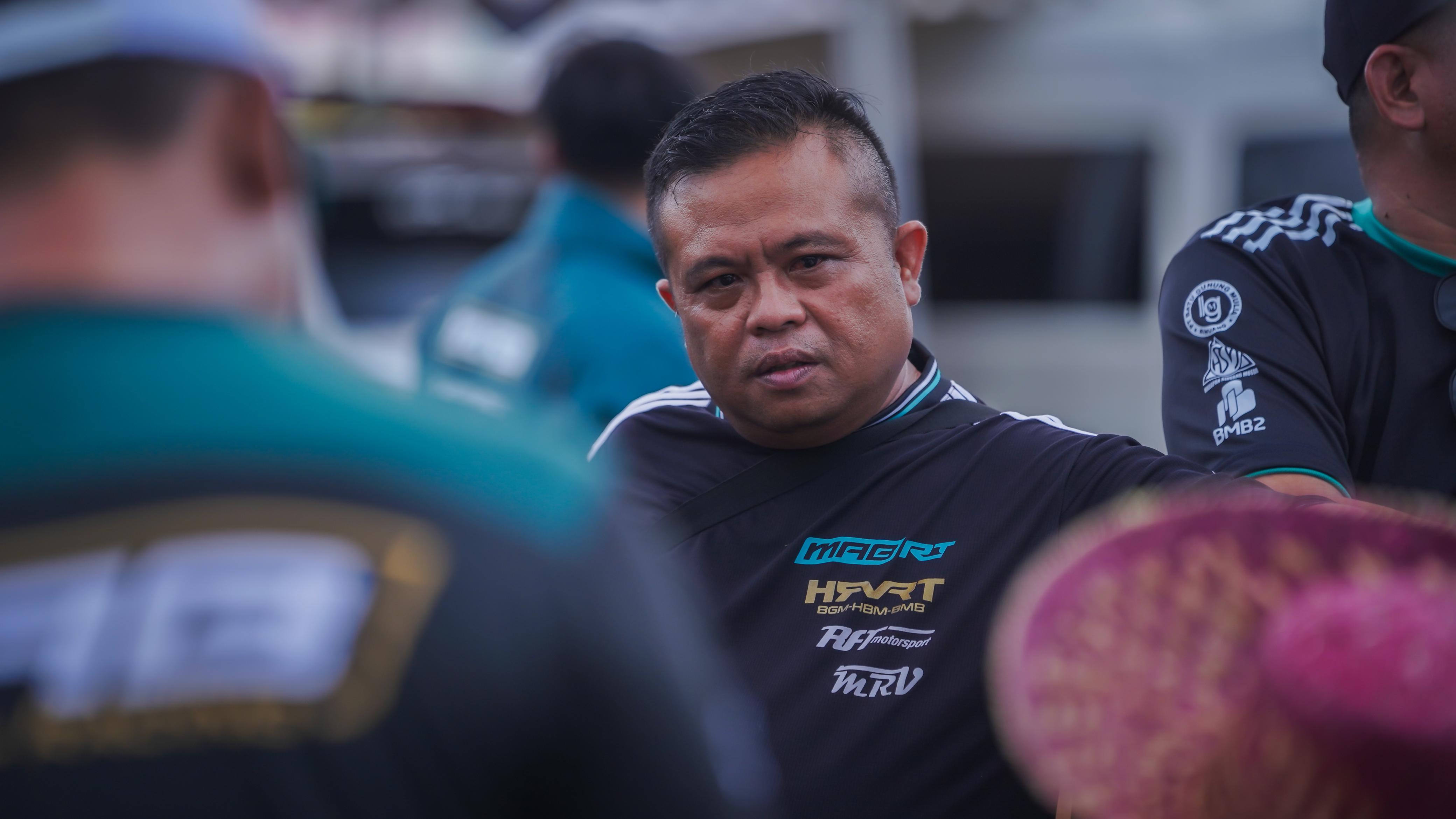 BERI KETERANGAN: Ketua Komisi II DPRD Tapin Rahman Nor Wahyudi memberikan keterangan. Foto Pribadi