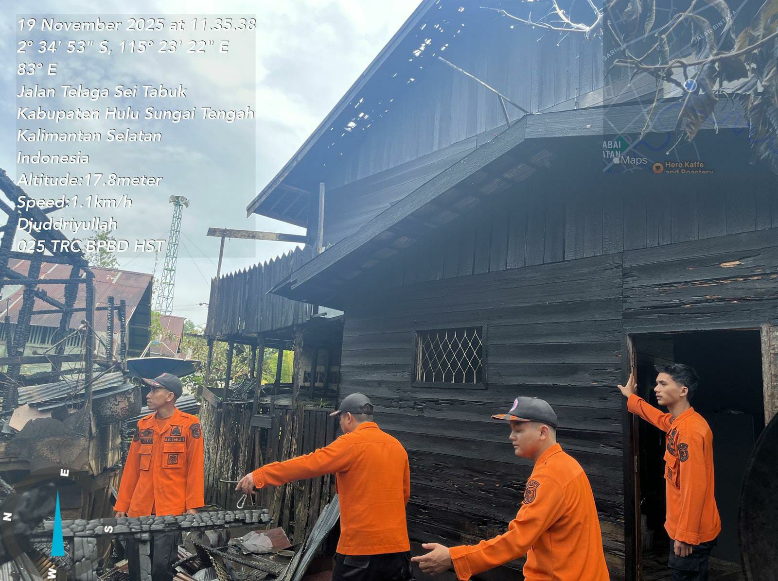 HANGUS: Penampakan rumah warga yang hangus terbakar, Rabu (19/11/2025). (Foto: BPBD HST untuk Radar Banjarmasin).