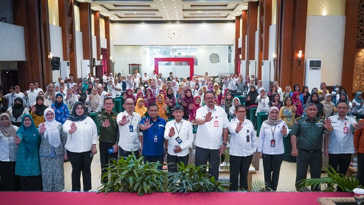 SINERGI:Foto bersama usai rakor percepatan penurunan stunting 2025.