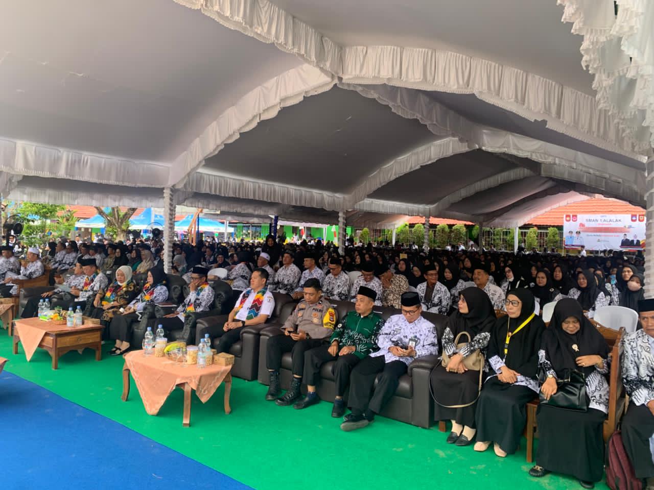 MERIAH: Kegiatan Peringatan HUT PGRI ke 80 dan Hari Guru Nasional Tingkat Kabupaen Batola yang digelar di SMAN 1 Batola, Rabu (19/11/2025).