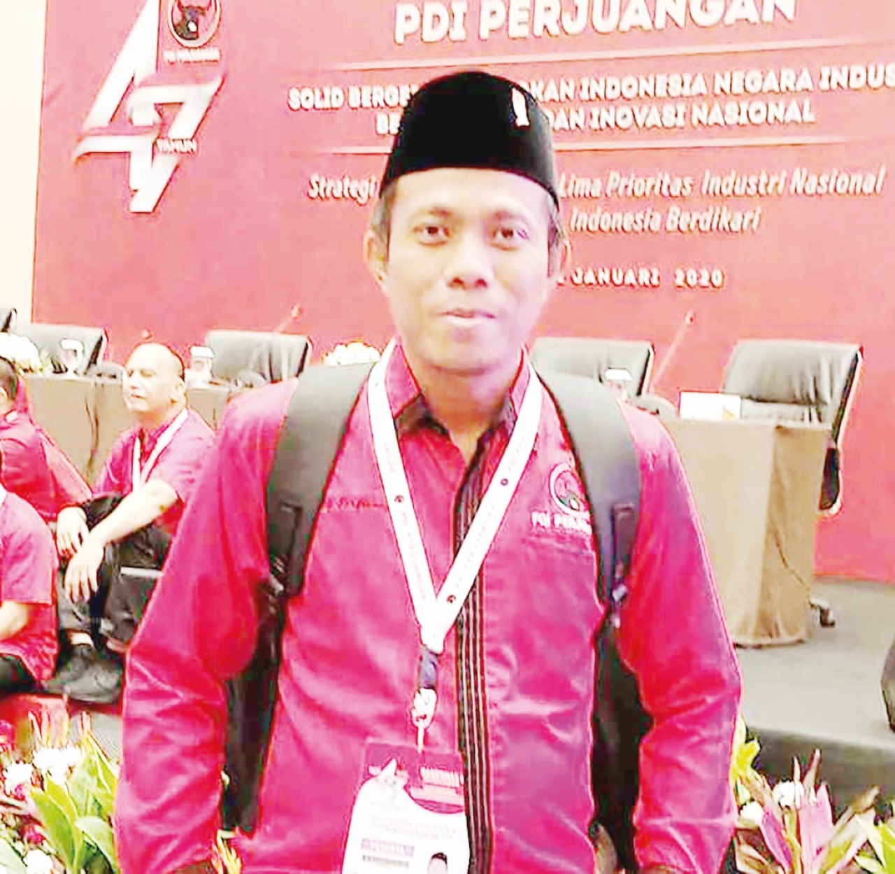 KEMBALI TERPILIH: Teddy Suryana anggota DPRD HSU (dua dari kiri) kembali memimpin Partai Demokrasi Perjuangan Indonesia (PDI-P) Kabupaten HSU.