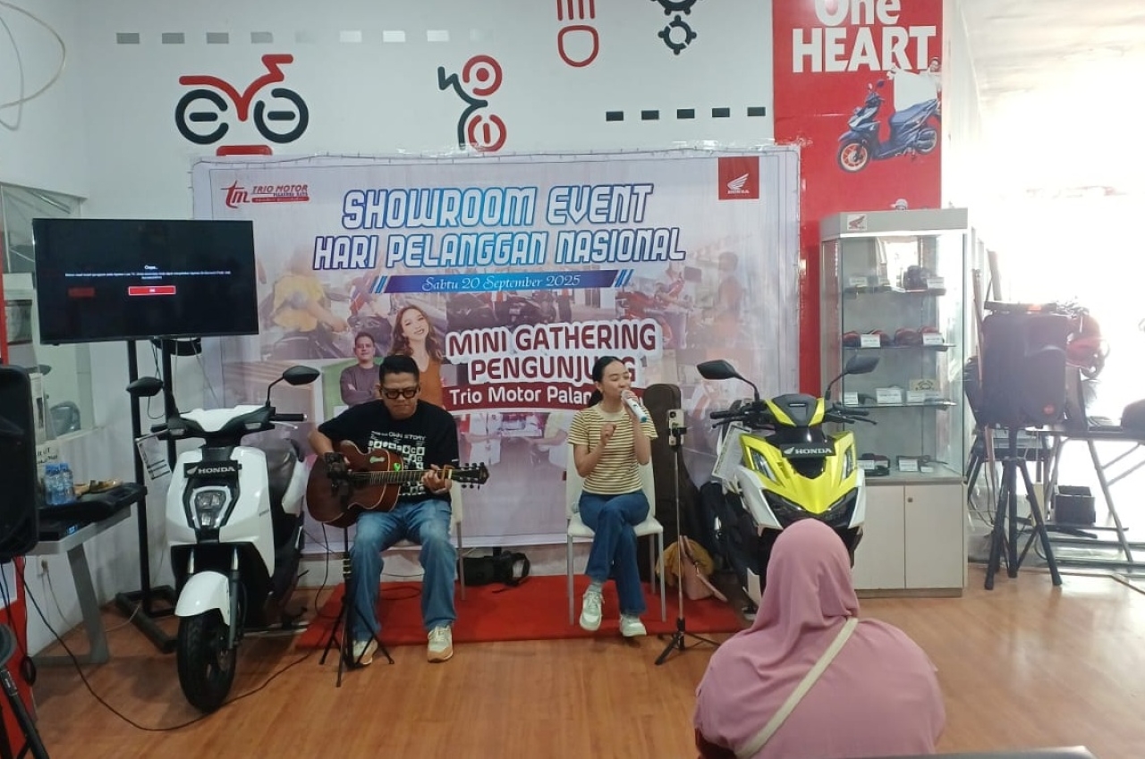 PELANGGAN: Kegiatan mini gathering Trio Motor.