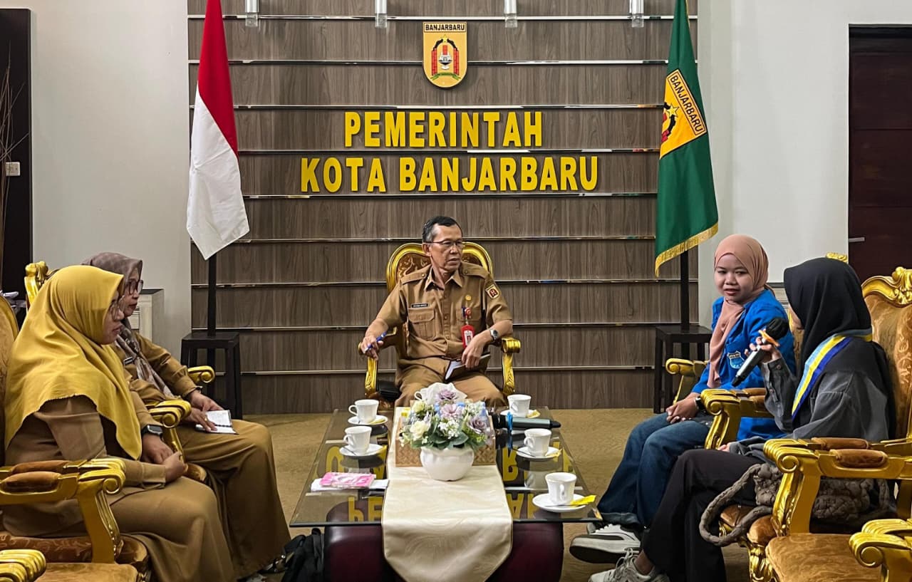 TEMUAN: Ketua KOPRI PC PMII Banjarbaru Wahyuni saat menyampaikan temuan isu sosial di Banjarbaru.
