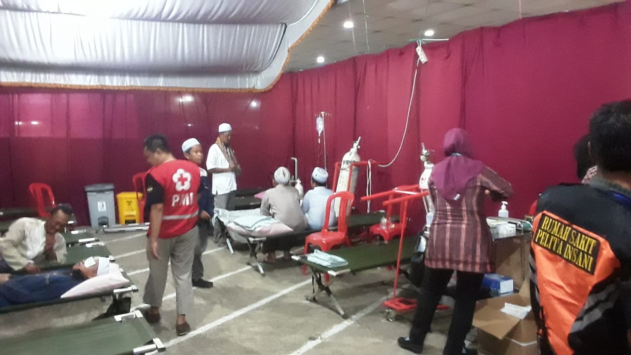 POSKO KESEHATAN: Petugas medis RS Pelita Insani menyiapkan posko kesehatan untuk mengantisipasi keluhan jemaah pada Momen 5 Rajab awal Januari 2025 lalu di Martapura.