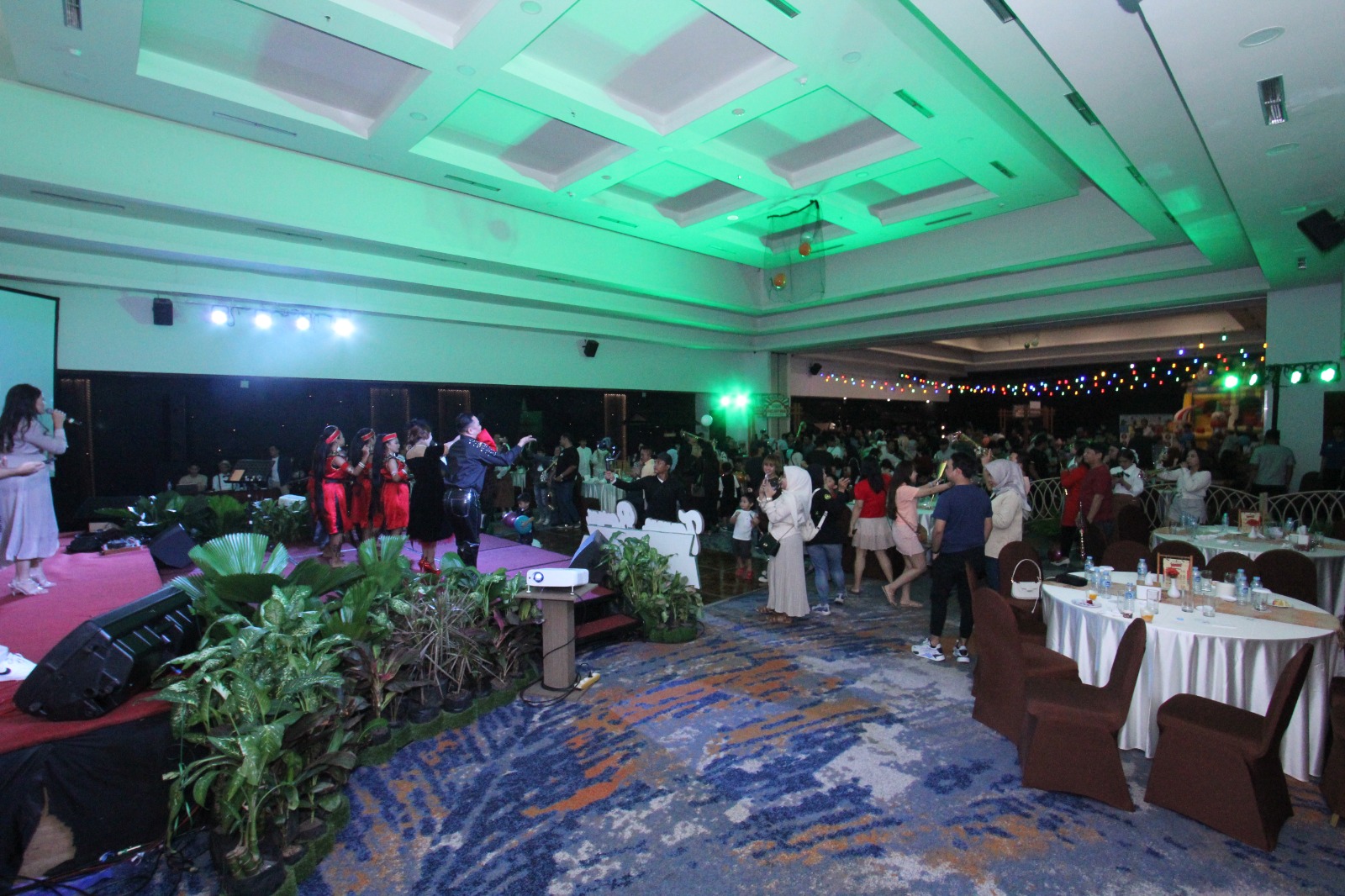 MERIAH:Acara tahun baru di Rattan Inn Banjarmasin.