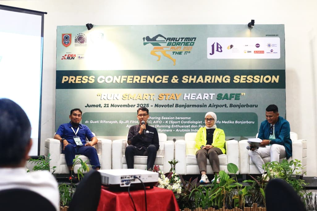 MENINGKAT: Manager SHEC PT Arutmin Indonesia, R. S. Subiyakto, bersama Race Director ABR 2025, Safrita Aryana, menyampaikan peningkatan jumlah peserta.