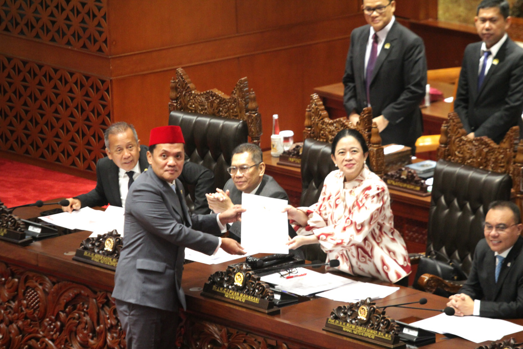 DPR menggelar Rapat Paripurna ke-8 mengesahkan RUU KUHAP menjadi UU