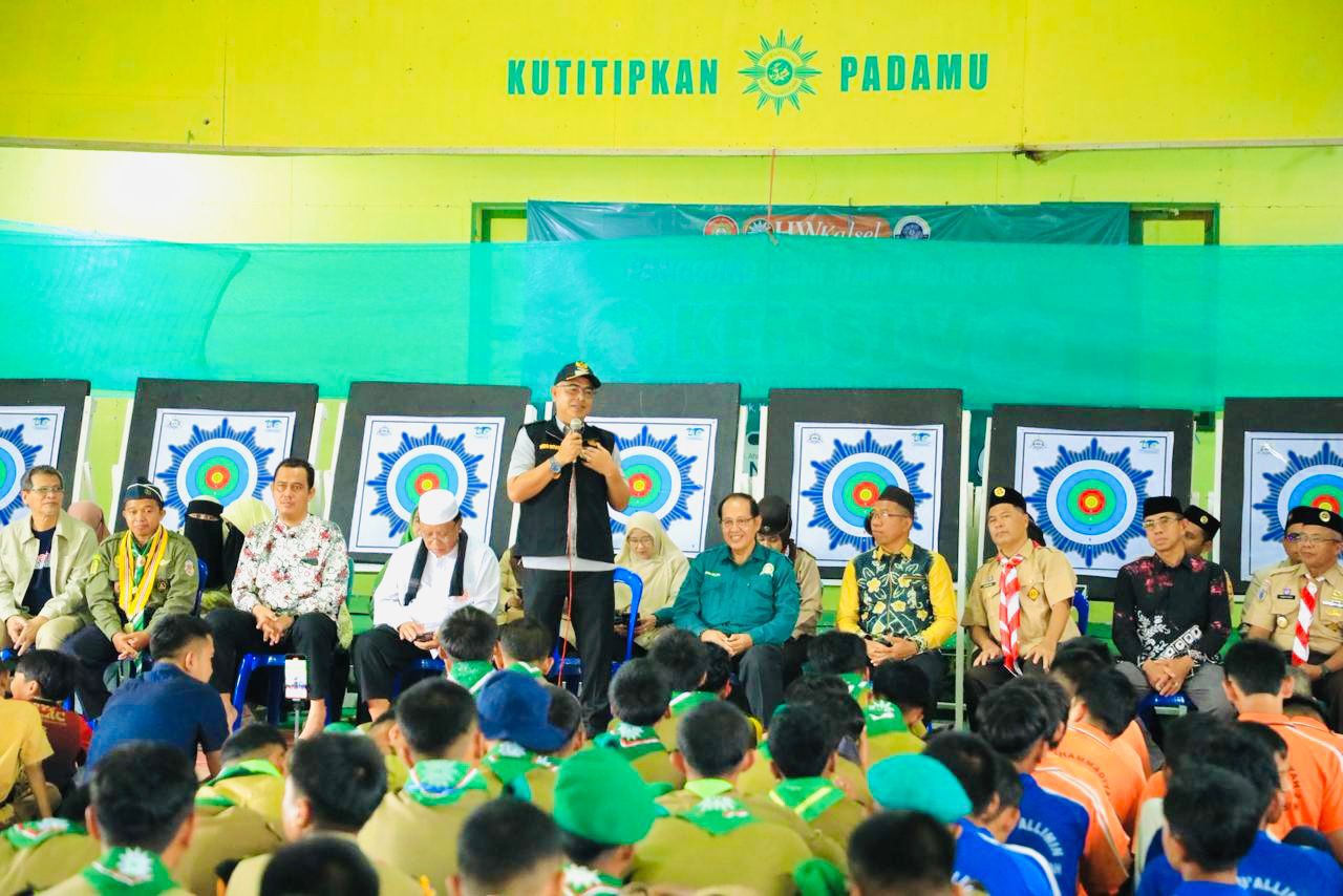 MOMEN:Wabup HSU, Hero Setiawan membuka Perkemahan Silaturahmi ke-5 Gerakan Kepanduan Hizbul Wathan Kalsel, di Gedung Serba Guna Muhammadiyah Alabio, Sabtu (22/11/2025).