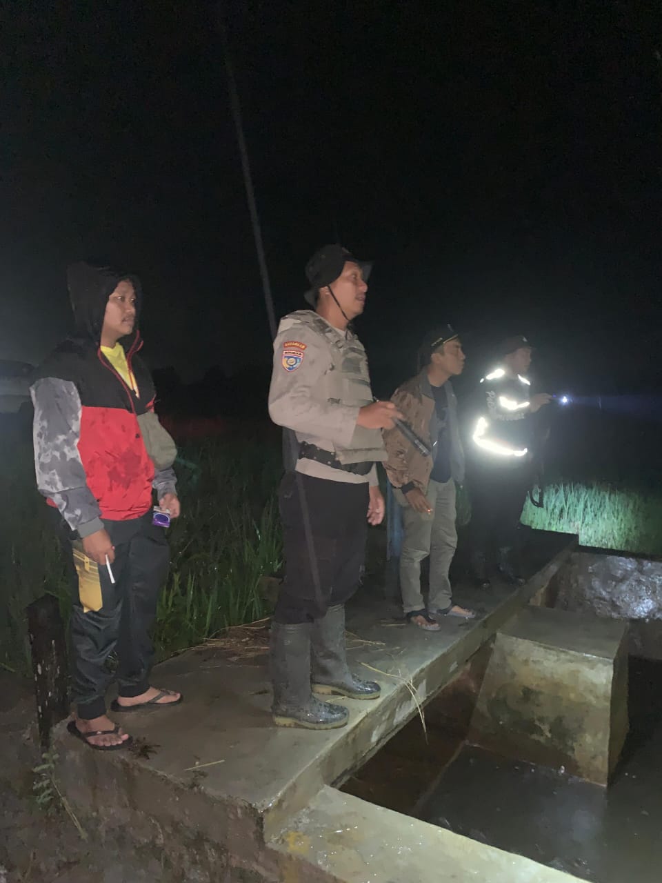 GIAT MALAM: Dinas Perikanan Tapin bersama dengan Polsek Tapin Utara menggelar giat gabungan menindaklanjuti adanya aktivitas setrum ikan di tiga desa.
