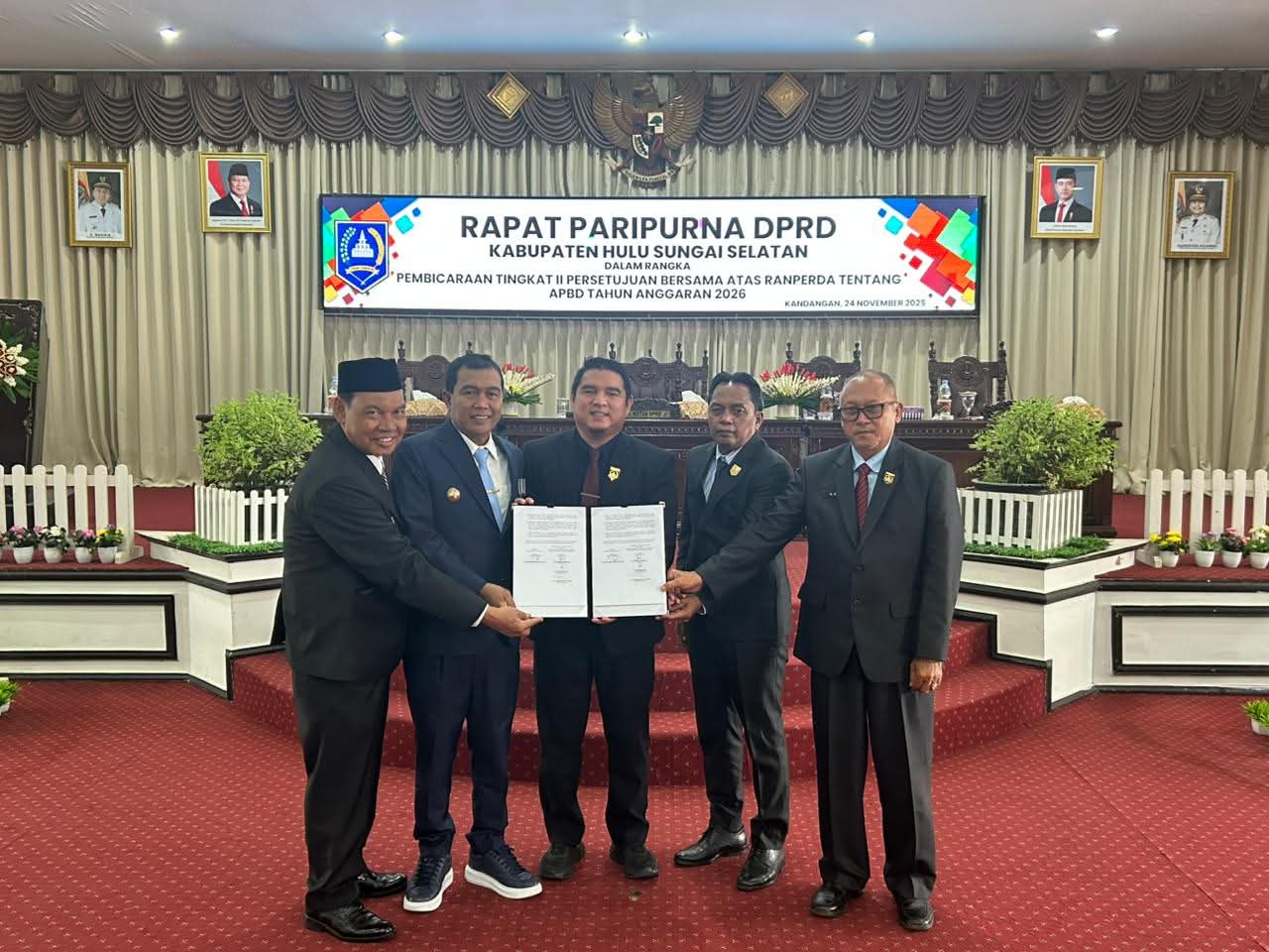 DITETAPKAN:APBD Kabupaten HSS tahun 2026 resmi ditetapkan dalam Rapat Paripurna antara legislatif dan eksekutif, Senin (24/11/2025).