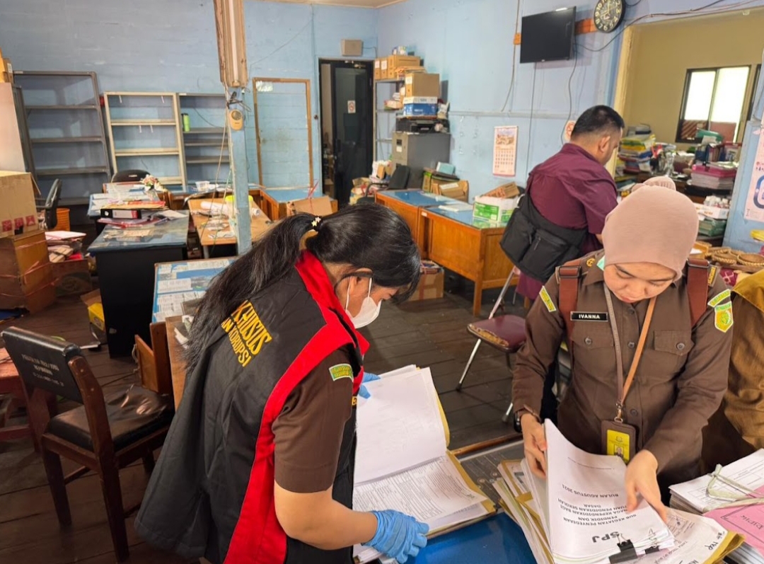 Kejari Banjarmasin menggeledah kantor Dinas Pendidikan Banjarmasin