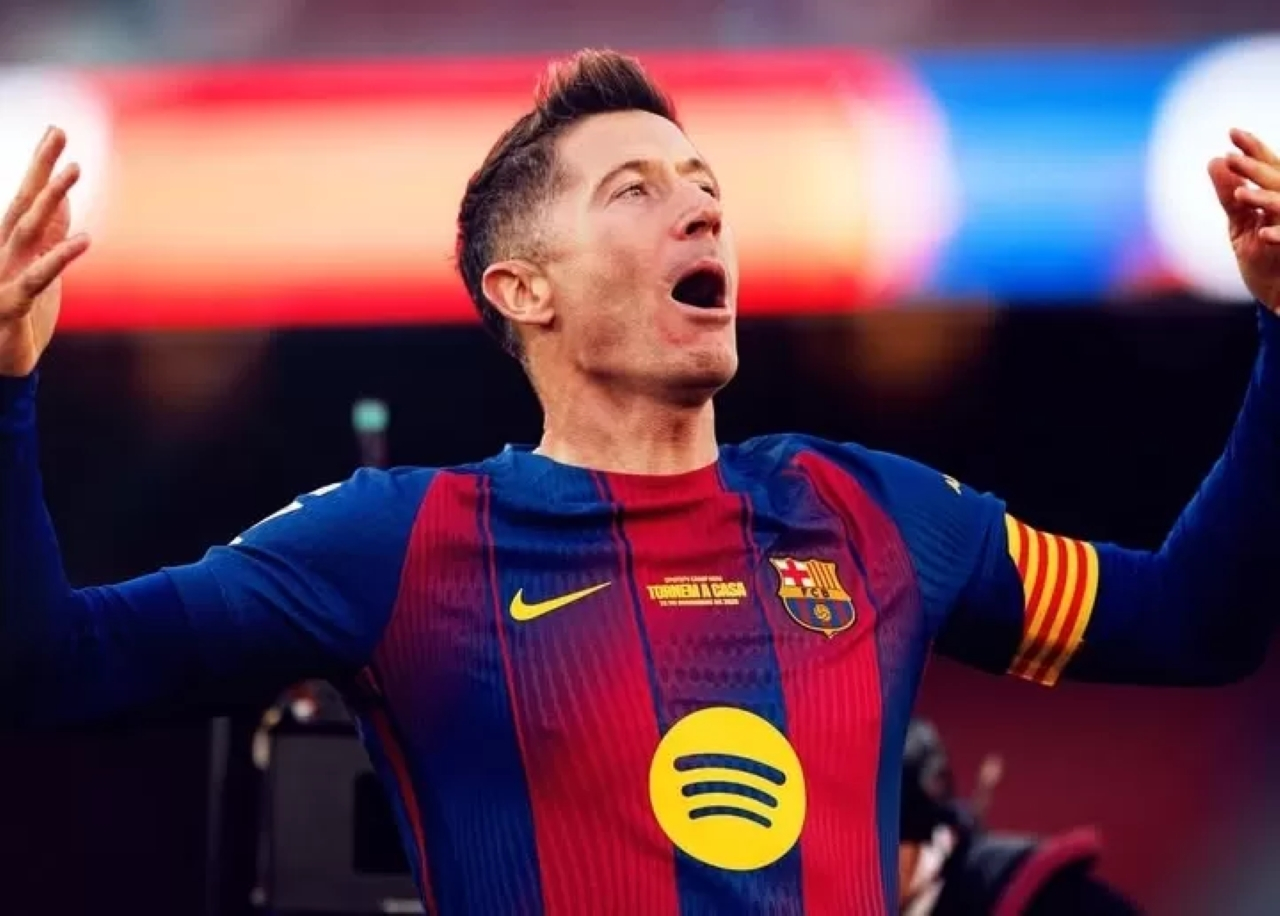 DIMINATI: Pakar transfer pemain sepak bola, Fabrizio Romano Sebut Lewandowski diminati klub Turki. (ig @fcbarcelona)