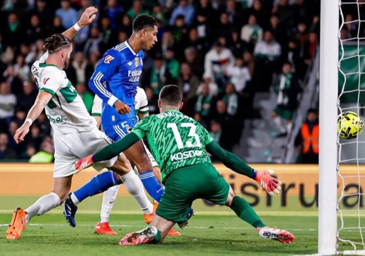 GAGAL: Real Madrid gagal meraih poin penuh saat bertandang ke markas Elche pada Senin (24/11).