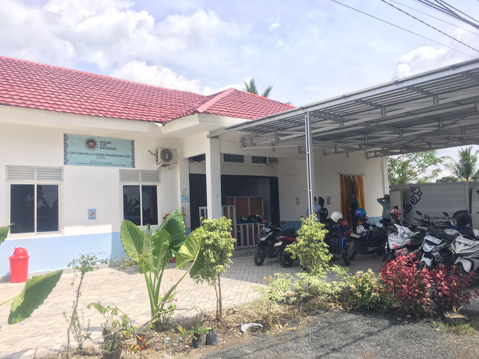 BEROPERASI LAGI: Sempat ditutup sementara, dapur SPPG Landasan Ulin Utara 1 beroperasi lagi pada Rabu (26/11).