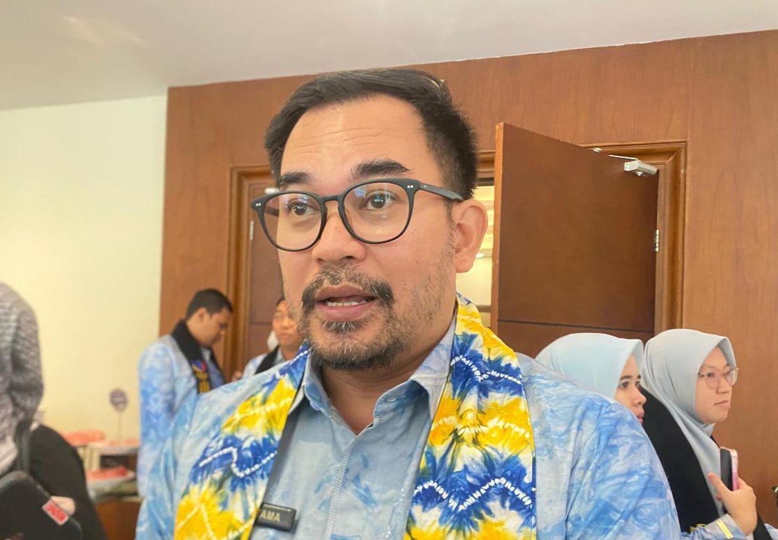 SITA DOKUMEN: Kadisdik Banjarmasin Ryan Utama membuka semua data saat kantornya digeledah Kejaksaan.