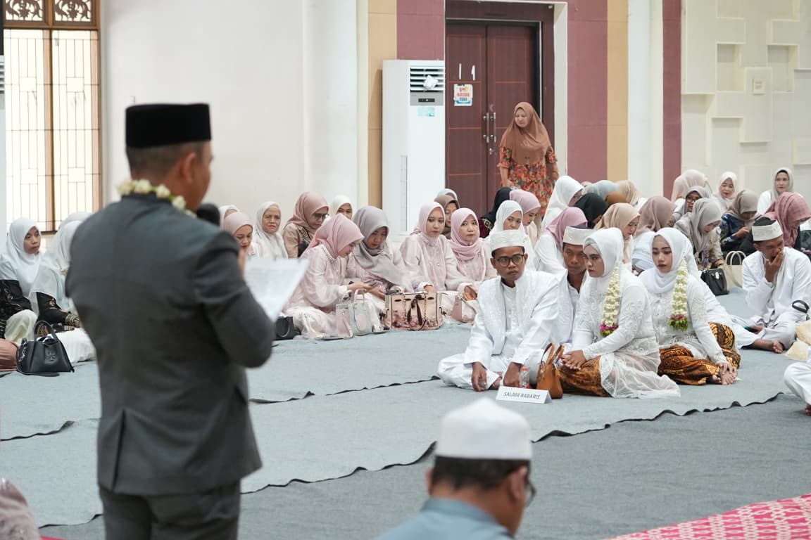 NIKAH MASSAL: Pendopo Galuh Bastari jadi saksi 60 pasang pengantin dinikahkan secara massal untuk memeriahkan Hari Jadi Tapin.