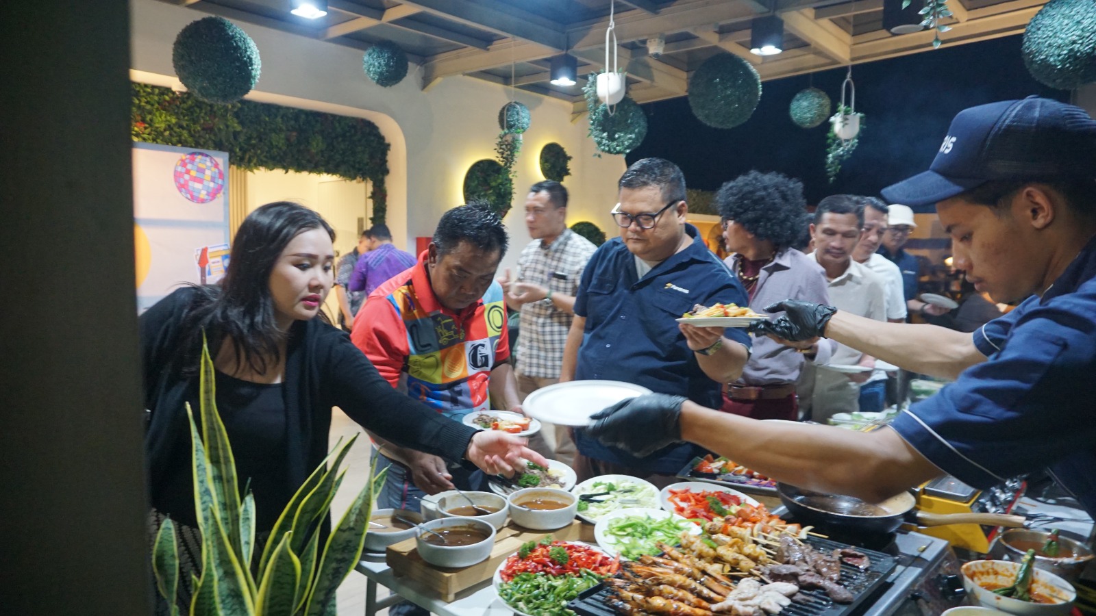 MENGGUGAH SELERA:Aneka sajian appetizers, main course dan dessert sangat diminati members GMC+.