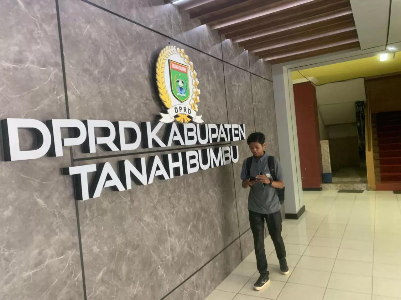 AREA LOBI: DPRD Tanah Bumbu menetapkan 13 raperda masuk Propemperda 2026.