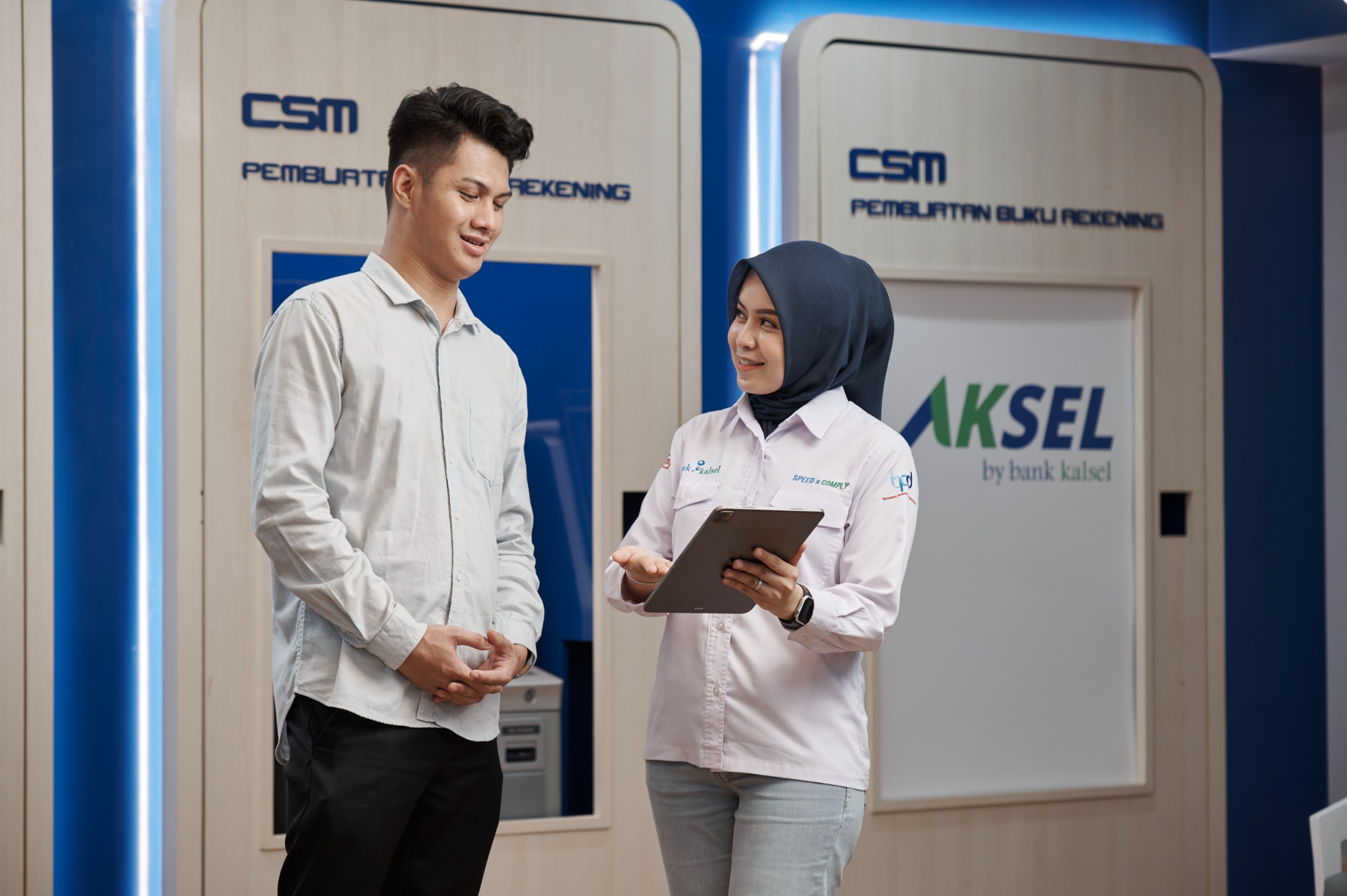 PERBANKAN:Gubernur Kalsel H Muhidin mengajak masyarakat menggunakan layanan digital Bank Kalsel.