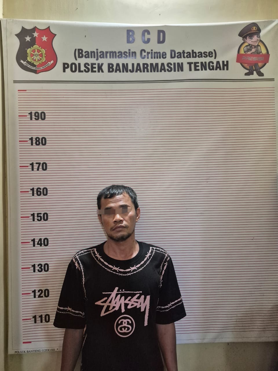 DIGEREBEK:Salah satu tersangka yang diciduk Polisi sedang pesta sabu bersama tiga rekannya di sebuah hotel di Banjarmasin.