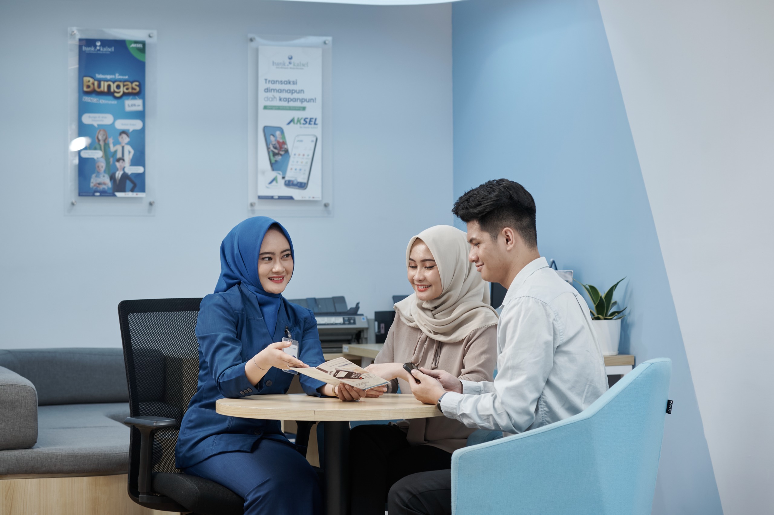SIMPANAN: Manfaatkan layanan Bank Kalsel untuk simpanan masa depan.