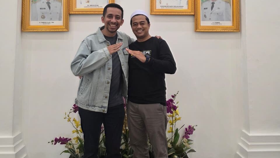 IMBAUAN: Habib Achmad Syarif Ba&rsquo;bud (kanan) meminta relawan Tapin tidak meninggalkan wilayahnya saat puncak arus jemaah Sekumpul pada 5 Rajab.