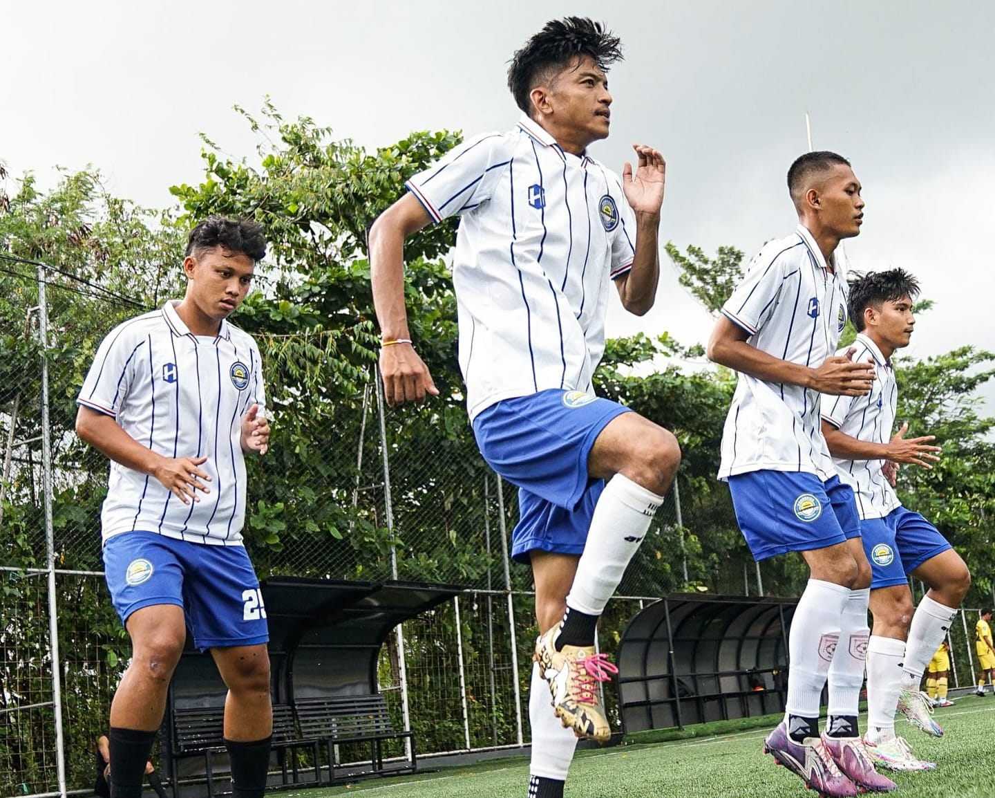 LATIHAN: Para pemain dari klub peserta Liga 4 Kalsel menjalani sesi latihan  jelang kick-off kompetisi yang mulai bergulir pada 20 Desember mendatang.