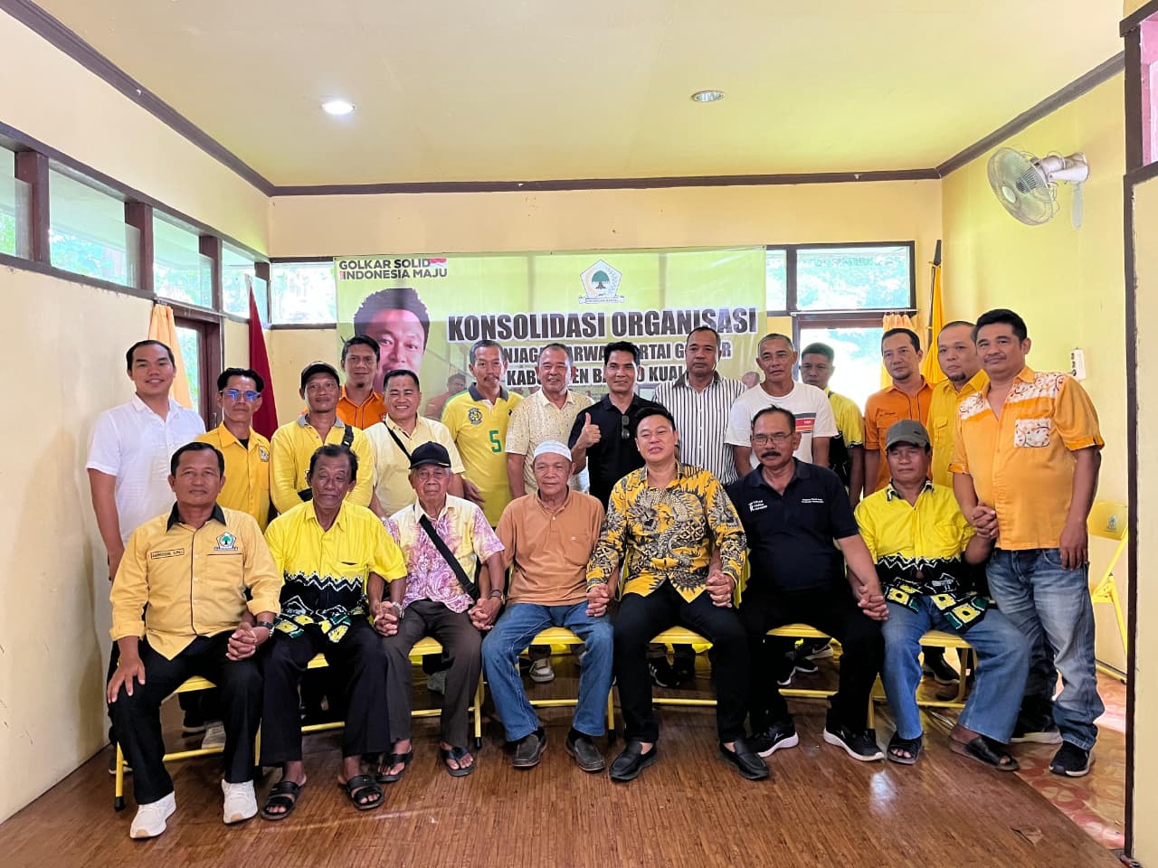 KONSOLIDASI: Sejumlah perwakilan Pengurus Kecamatan (PK), Hasta Karya Golkar dan organisasi sayap, menyatakan komitmennya mendukung Syarif Faisal.