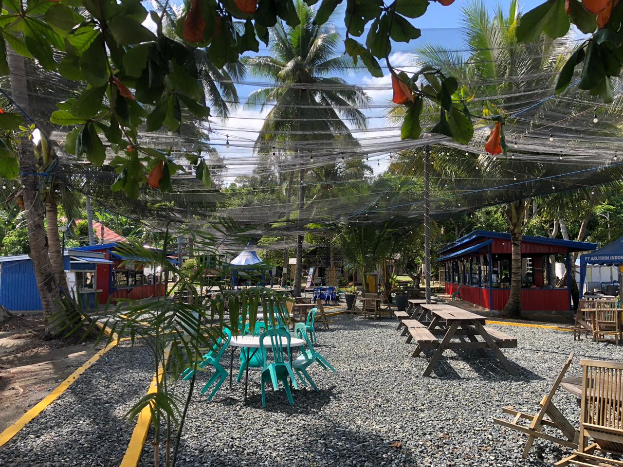 KULINER: Tempat kulineran Kampung Nelayan setelah penat berkeliling wisata Kotabaru.