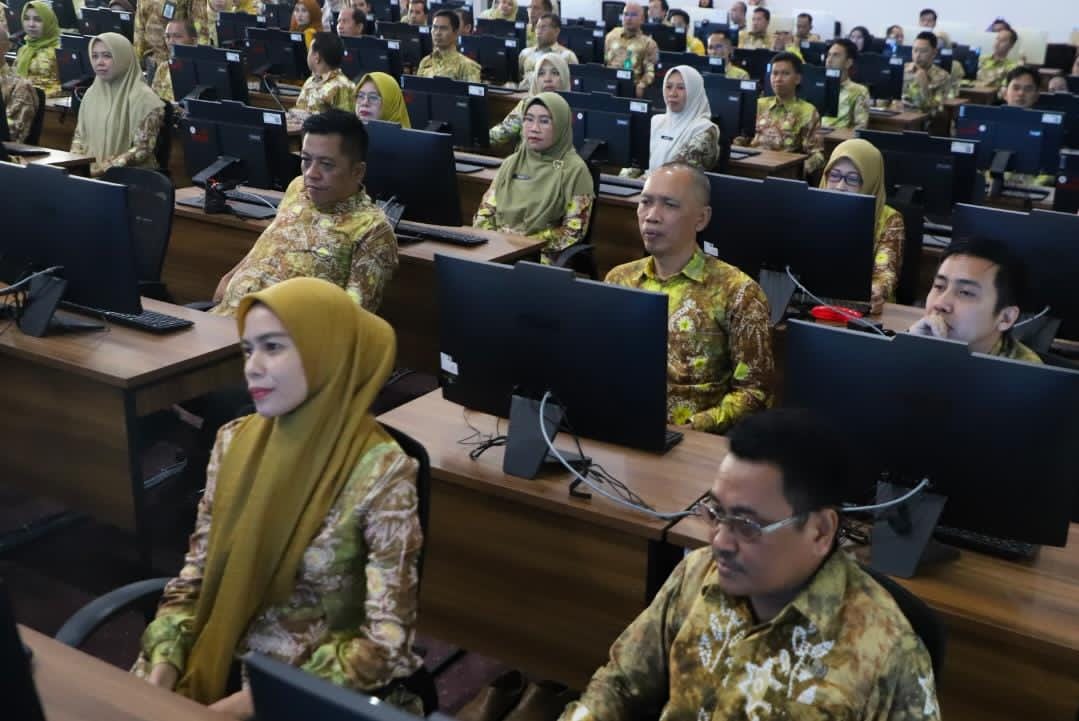 BERSIAP:Ratusan ASN Pemkab HSU jalani test Pro ASN di BKN Kalsel di Kota Banjarbaru yang digelar BKPSDM Kabupaten HSU, Kamis (4/12/2025).