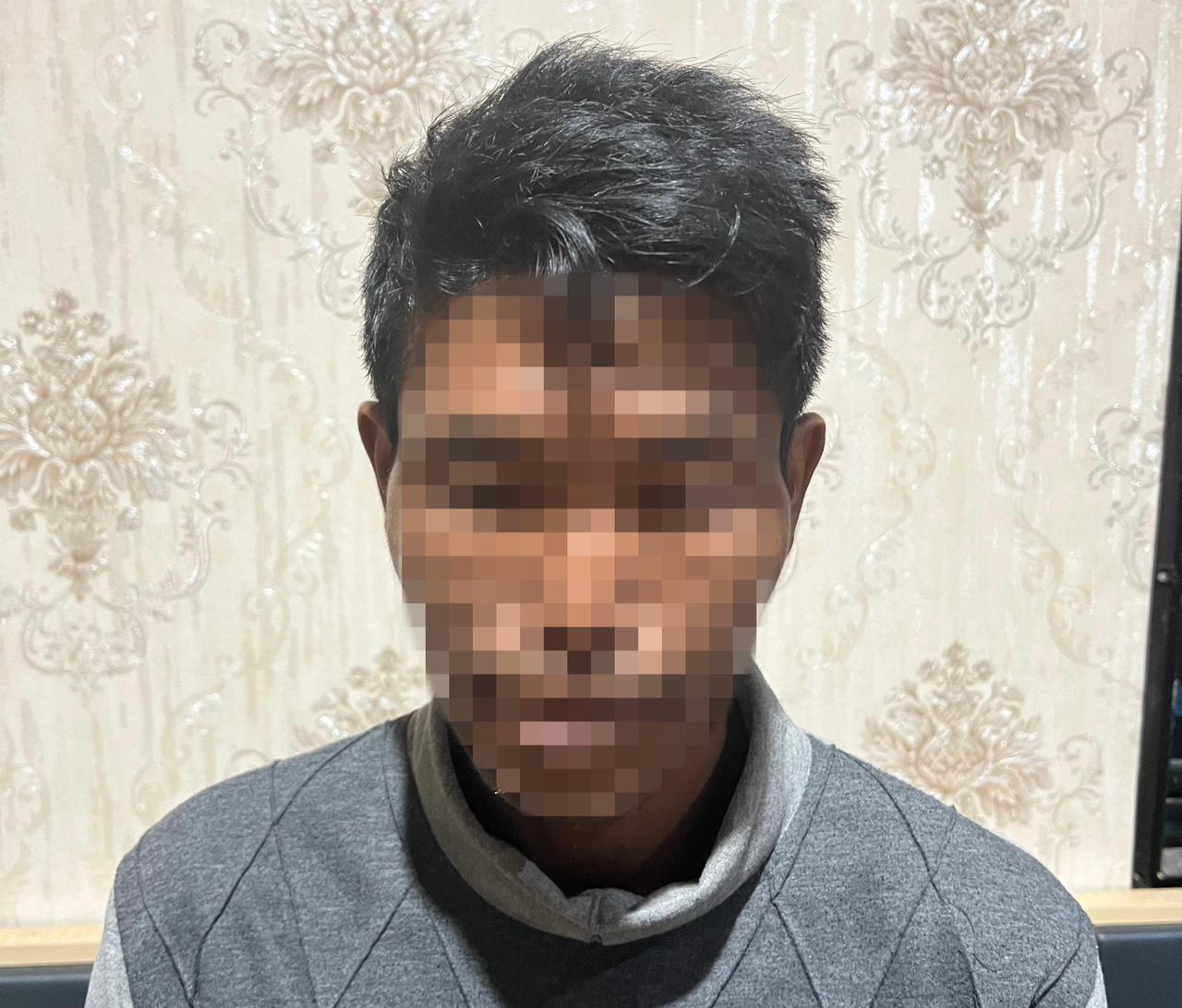 DIRINGKUS: Polsek Sungai Loban meringkus MB (23) yang diduga memukul AJ (45) dengan balok, pada Senin (8/12/2025).