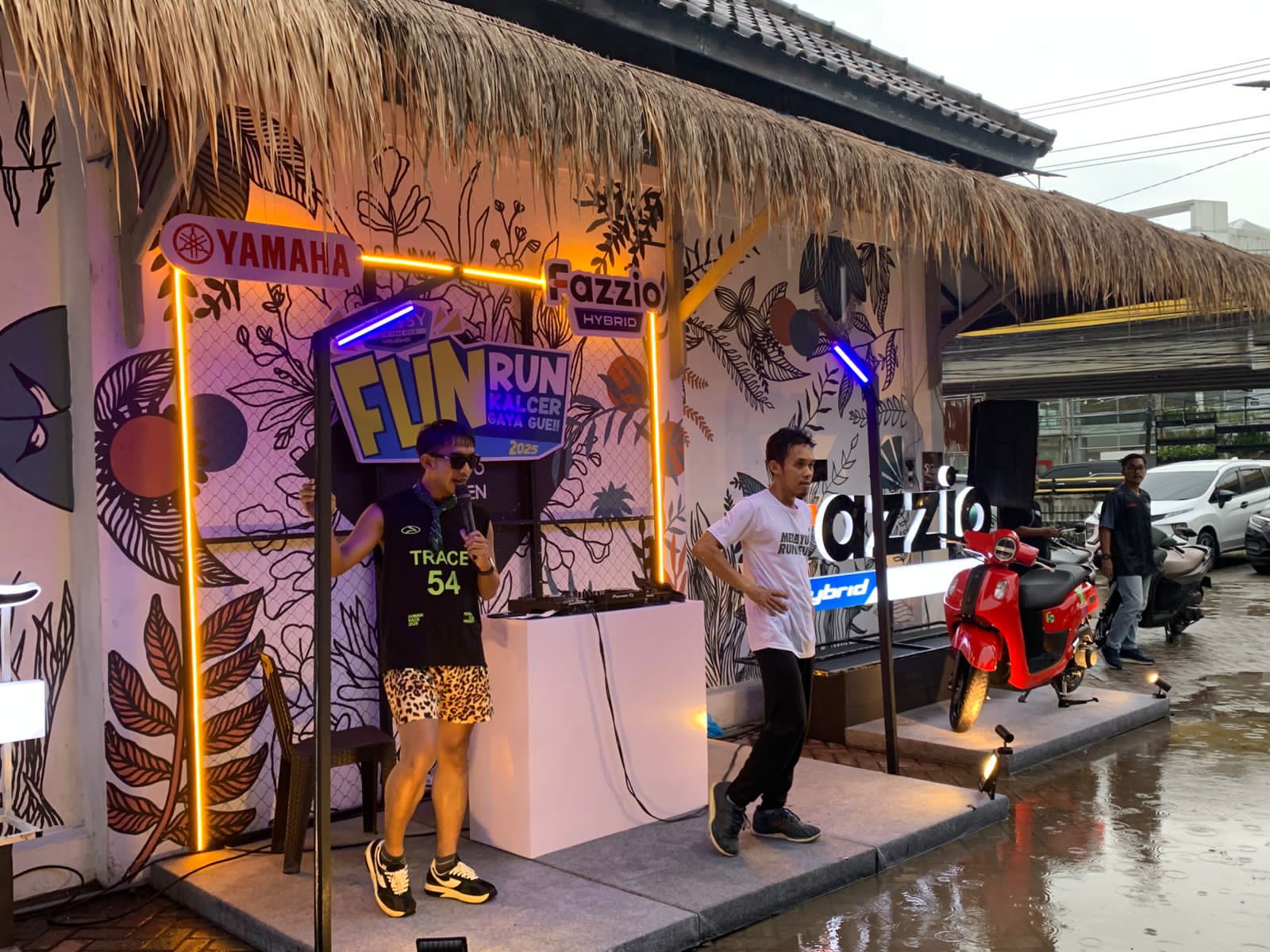 PRODUK ANDALAN:Yamaha Fazzio Hybrid juga dihadirkan dalam gelaran Fazzio Hybrid Kalcer Gaya Gue Fun Run.