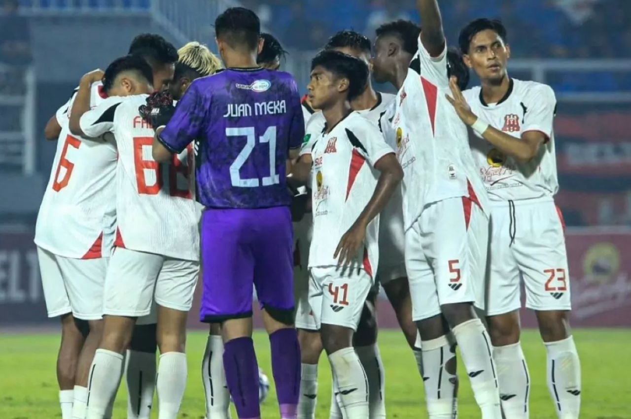 TIDAK ALERGI: Deltras Sidoarjo terima kritik dari suporter. (@deltas.official)
