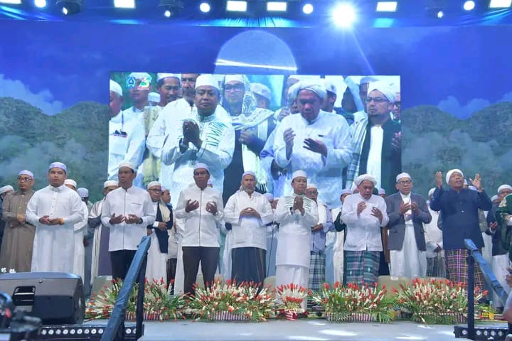MERIAH: Tablig Akbar meriahkan penutupan HSS UMKM EXPO 2025 sekaligus peringatan Hari Jadi ke-75 Kabupaten Hulu Sungai Selatan.