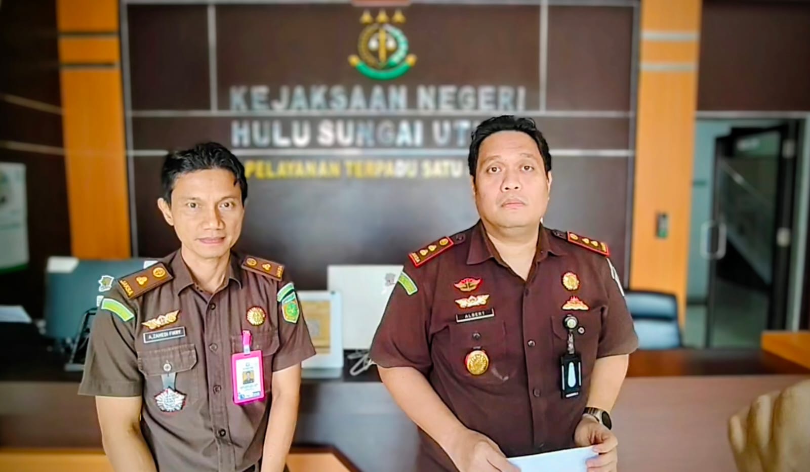 WAWANCARA: Kajari HSU Dr. Albertinus P. Napitupulu bersama Kasi Pidsus Zaidi Fikri menegaskan komitmen pemberantasan korupsi.