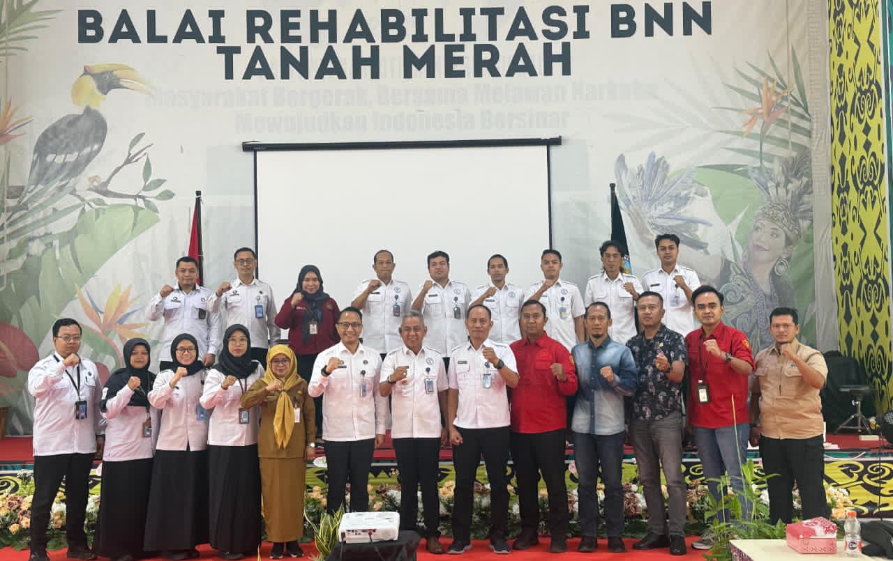 MOMEN:Foto bersama lintas sektoral di Kabupaten Hulu Sungai Utara saat kunjungan studi di Balai Rehabilitasi BNN Tanah Merah, Kota Samarinda, Provinsi Kalimantan Timur.