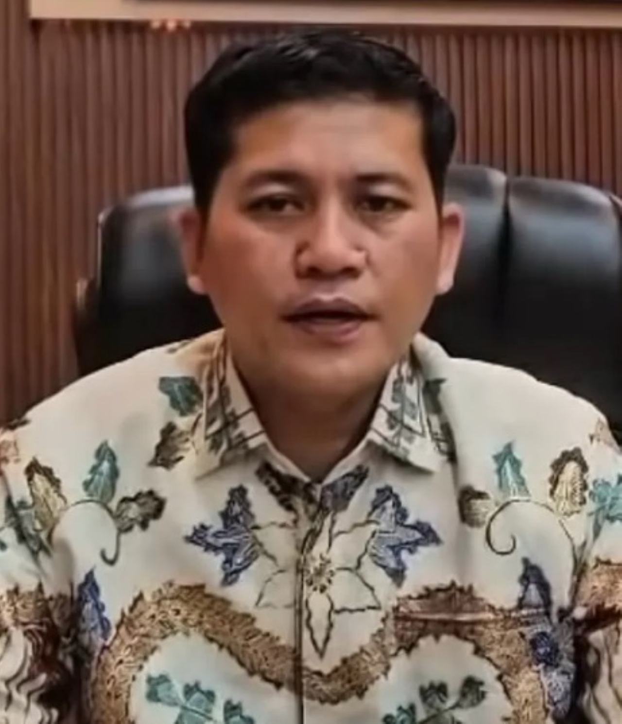 MENYESAL: Bupati Aceh Selatan Mirwan MS menyampaikan permintaan maaf dalam unggahan media sosial di Instagram.