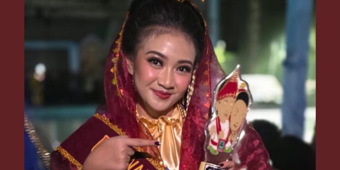 BANGGA: Rizkia Nayla Ananda meraih prestasi sebagai Wakil V Galuh Kebudayaan Kalimantan Selatan 2025.