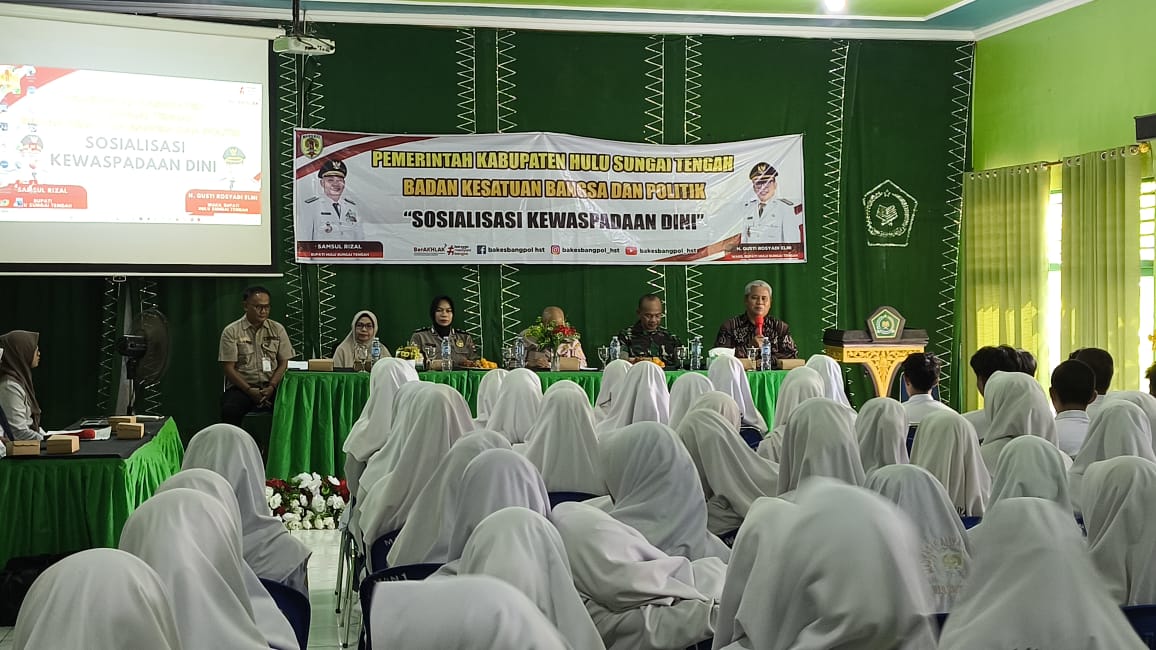 SOSIALISASI: Pemkab HST sosialisasi kewaspadaan dini di MAN 1 HST.