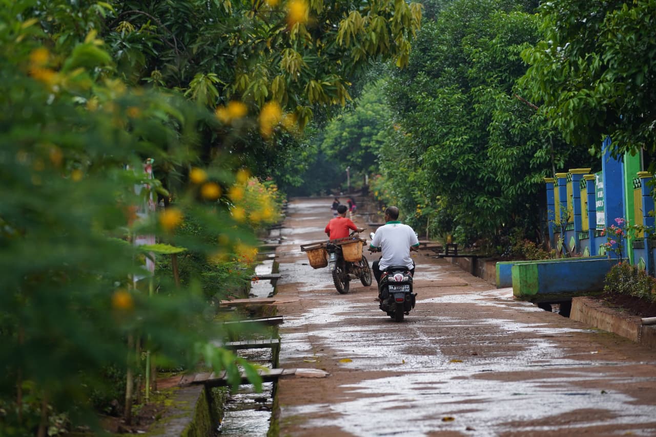 BUKAN KONSERVASI: Salah satu kawasan pemukiman warga di Kecamatan Aranio, Kabupaten Banjar tampak dari puncak Bukit Matang Keladan.