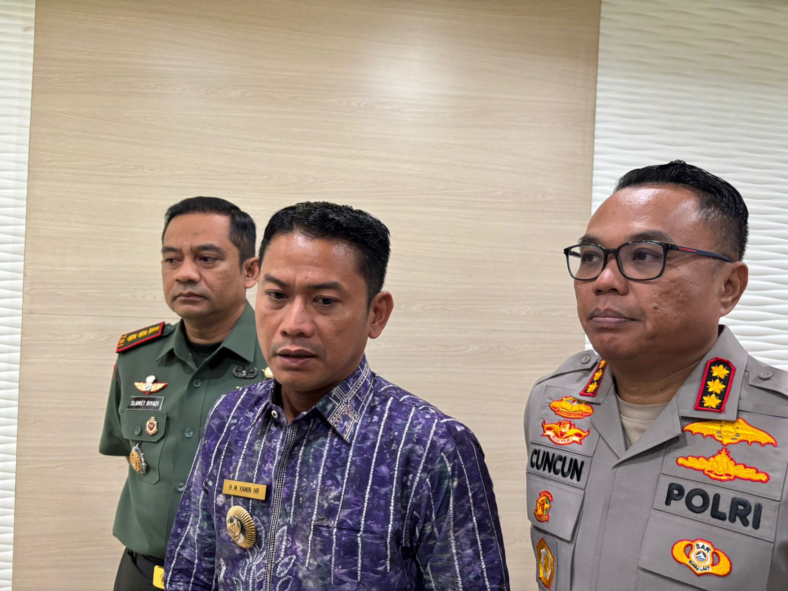 ARAHAN: Walikota Banjarmasin Yamin HR didampingi Dandim 1007 Banjarmasin, Slamet Riyadi dan Kapolresta Banjarmasin, Cuncun Kurniadi.