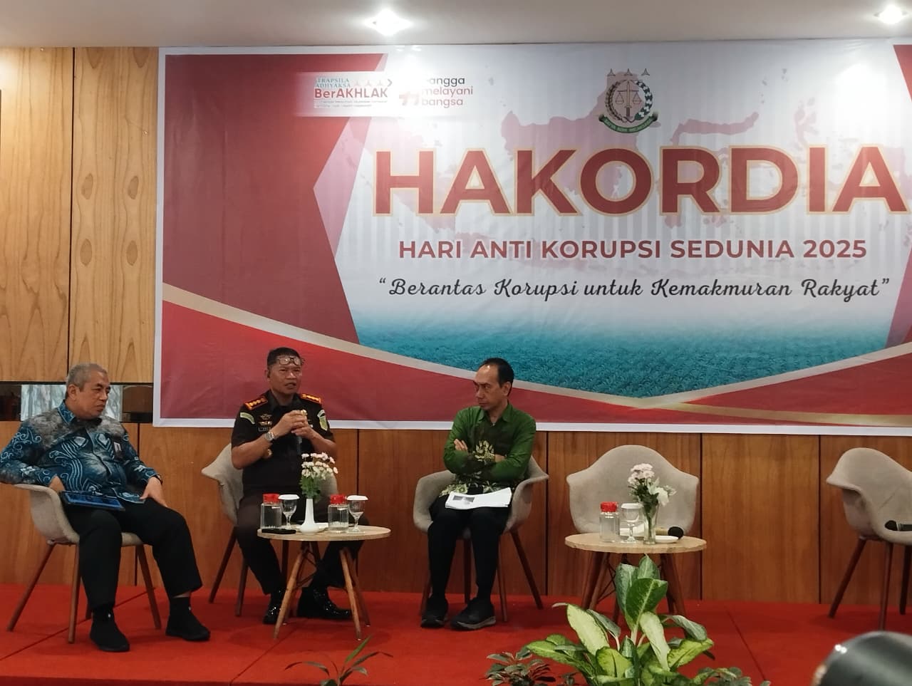 PEMAPARAN: Kepala Kejari Banjar Dr Musafir Menca saat memaparkan kinerja dalam Hakordia 2025.