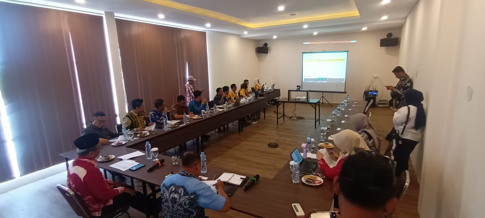RUPS: Jajaran BPR Tabalong Bersinar saat membahas capaian kinerja tahun 2025. Pemkab Tabalong akan menambah penyertaan modal Rp 18 Miliar.