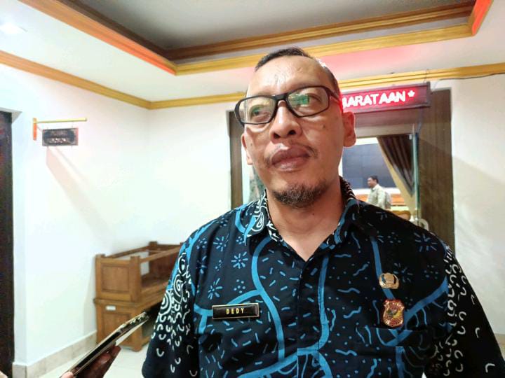 Kepala Satpol Pp Banjarbaru Dedy Sutoyo saat memberikan keterangan.