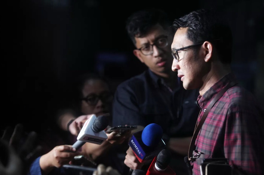 JUBIR: Juru bicara KPK Budi Prasetyo memberi keterangan pers di Gedung Merah Putih KPK, kuningan, Jakarta, Rabu (26/11).