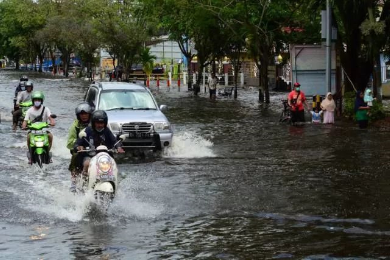 JANGAN TERULANG: Banjir parah di Jalan Ahmad Yani, Banjarmasin Timur, Januari 2021 lalu.
