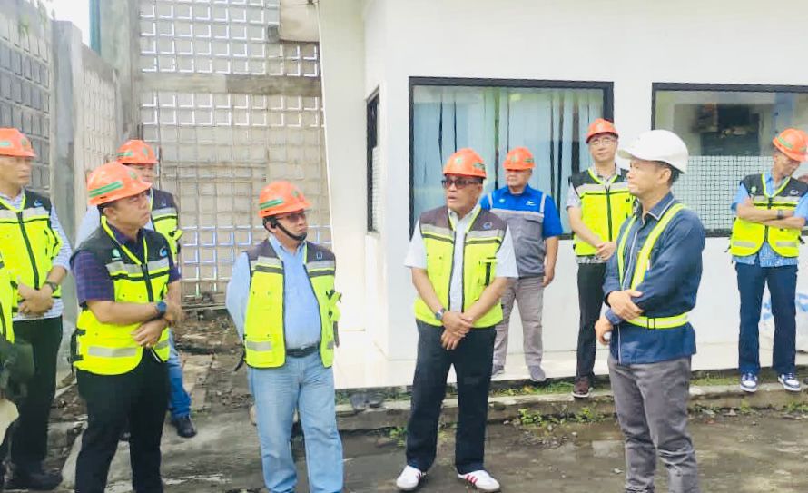 STUDI:Bupati HSU, H Sahrujani bersama jajaran PDAM HSU, kunker ke PDAM Kota Surabaya dan PT DFM ENG Indonesia di Surabaya dan Kabupaten Pasuruan Provinsi Jawa Timur.