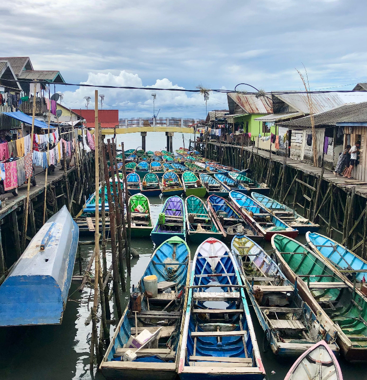 Kapal balapan nelayan yang terparkir di Desa Rampa, Kotabaru, Kalsel.&nbsp;